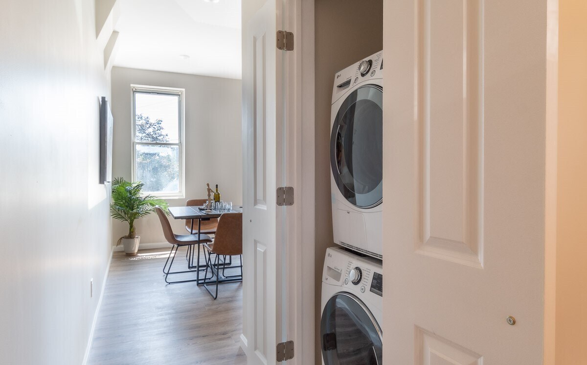 Building Photo - 62 Linden Ave