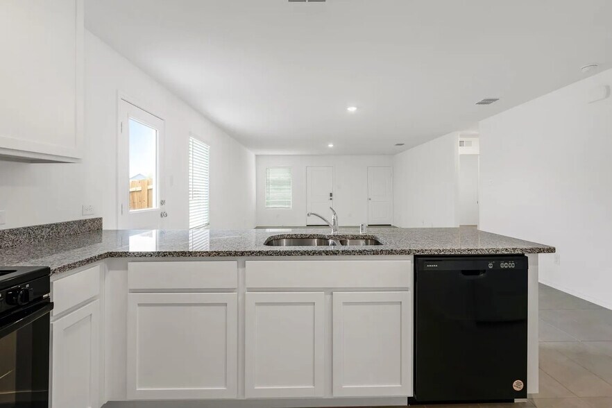 Building Photo - Room in Single Family Home on Gray Wolf Ln