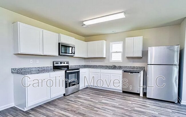Building Photo - 523 Springtime Ln
