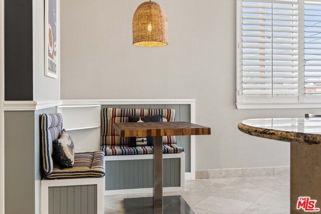 Building Photo - 30 Galleon St