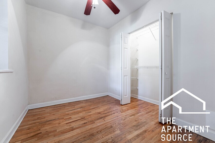 Building Photo - 1208 W Wrightwood Ave