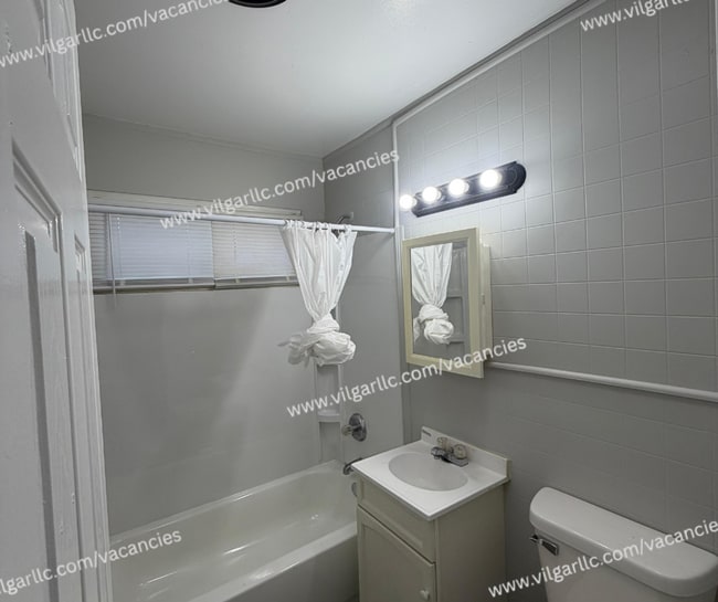 Building Photo - Newly Renovated 2-Bedroom • 1-Bathroom Home