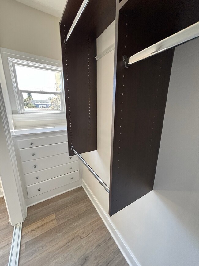 Bed 1 Closet - 1248 S Rimpau Blvd