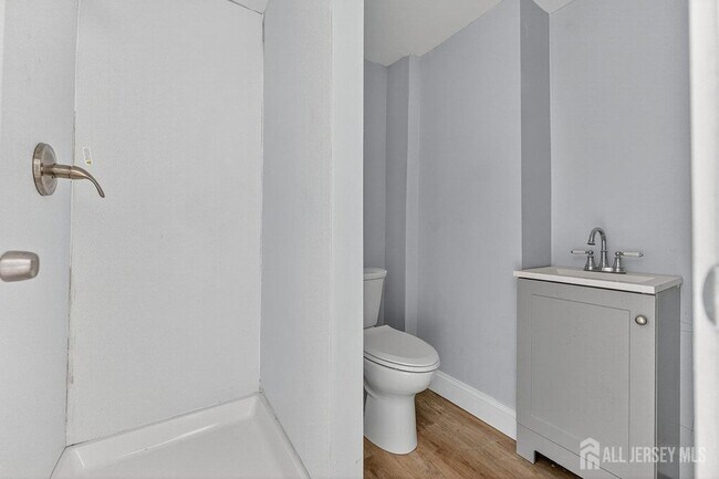 Building Photo - 11 N Willow St