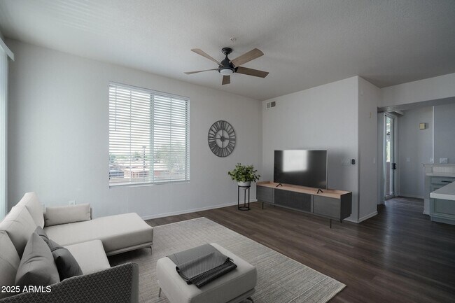 Building Photo - 18250 N Cave Creek Rd