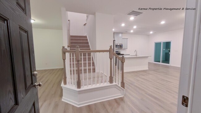 Building Photo - 785 Earhart St NW