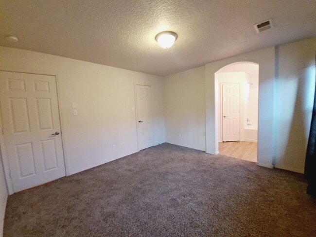 Building Photo - Cute 3 bed, 2 bath home in Huning Ranch