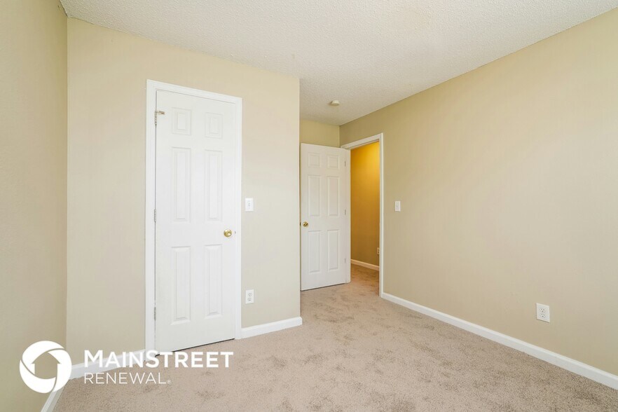 Building Photo - 6354 Klondike River Rd