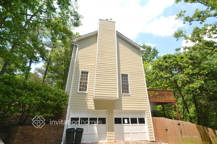Building Photo - 195 Farm Hill Cir