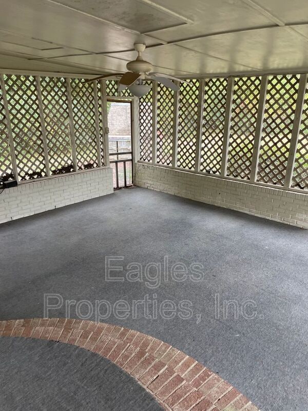 Building Photo - 276 Spring Bank Rd