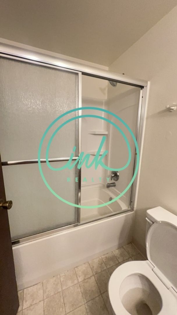 Building Photo - Duplex Unit for Rent in Carson City