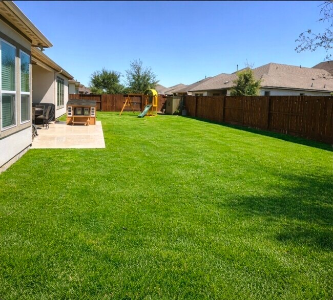 Building Photo - 3606 Canyon Dr