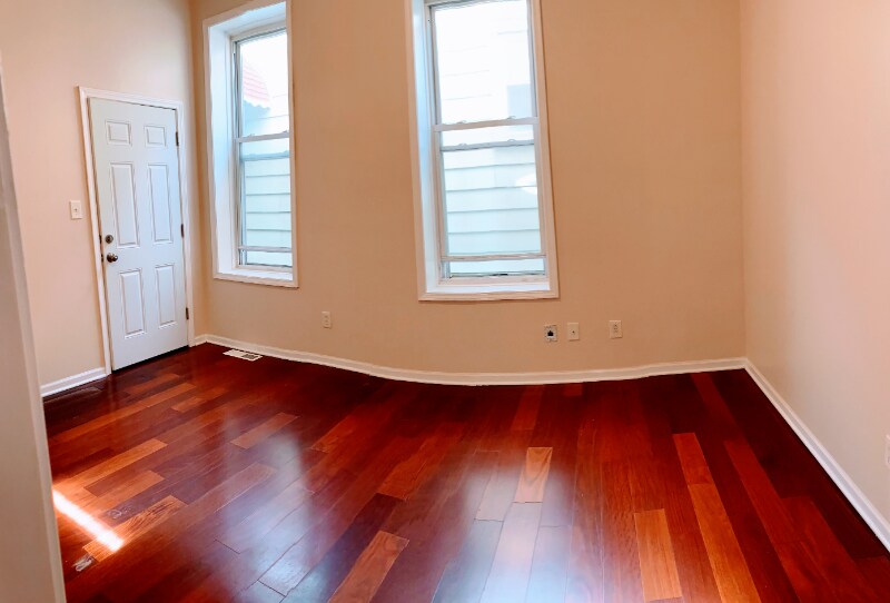 Building Photo - 3630 S Paulina St