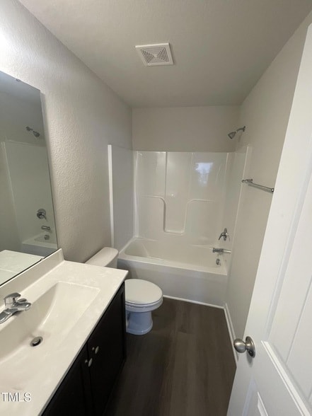 Building Photo - 2043 Wiggins Village Dr