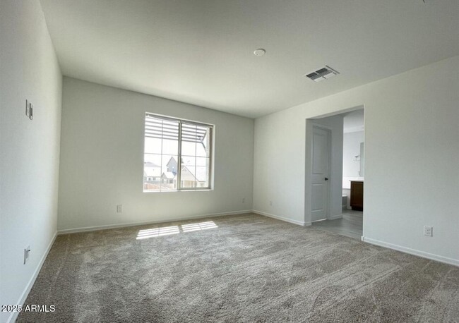 Building Photo - 15138 W Hadley St