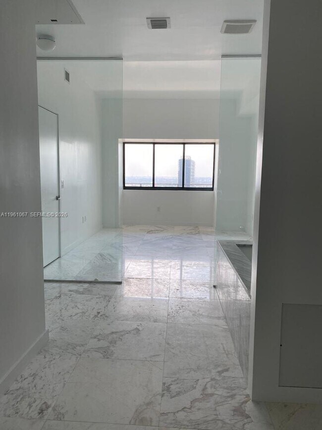 Building Photo - 480 NE 31st St