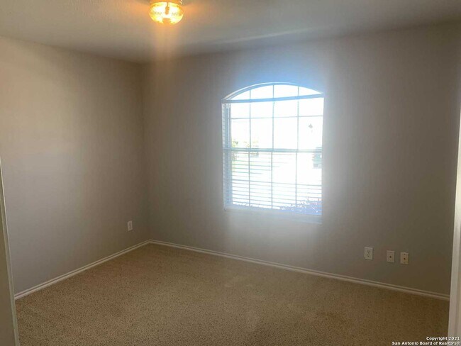 Building Photo - 3518 Ironwood Falls