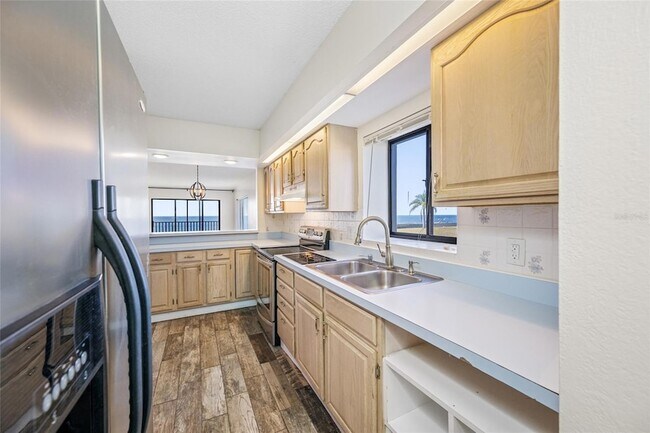 Building Photo - 828 Bahia Del Sol Dr