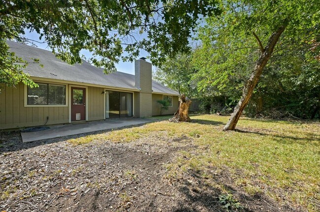 Building Photo - 11608 Big Trail