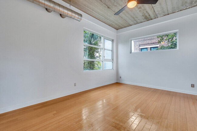 Building Photo - 536 Selma St
