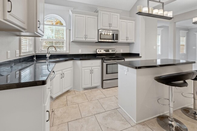 Building Photo - 5831 Weeping Willow Dr