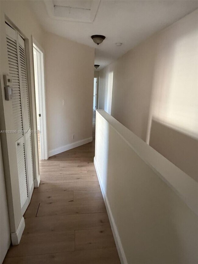 Building Photo - 2070 Madeira Dr