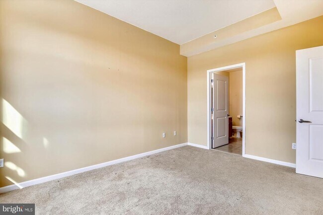 Building Photo - 2720 S Arlington Mill Dr