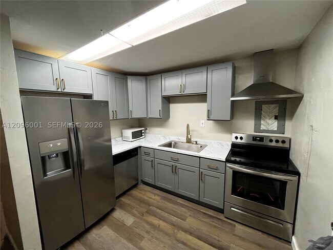 Building Photo - 816 Beech Rd