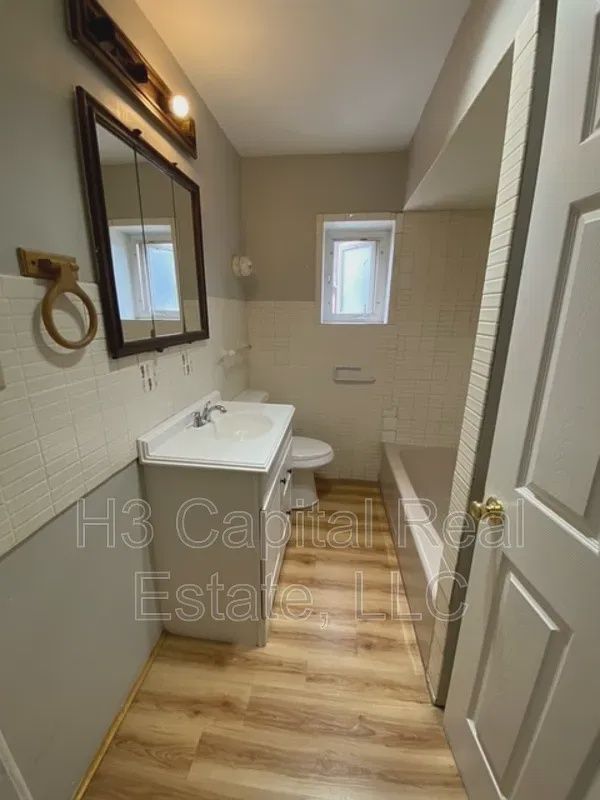 Building Photo - 2022 Cleveland Blvd