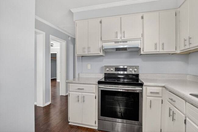 Building Photo - Beautiful 3/2 Available in the Heart of Boynton