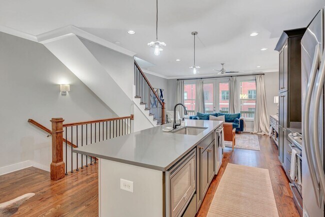 Building Photo - 3 Bed/ 3.5 Bath Townhome in Wedgewood with 2 Car Garage, Furnished or Unfurnished