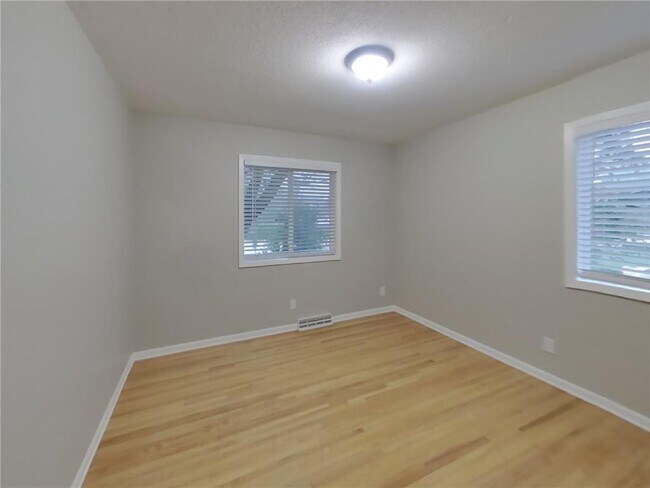 Building Photo - 6421 Limerick Dr