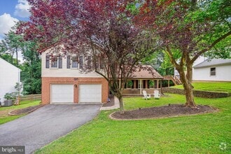Building Photo - 11828 Dinwiddie Dr