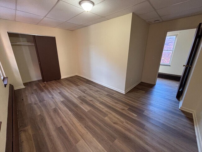 Building Photo - 409 Findlay St