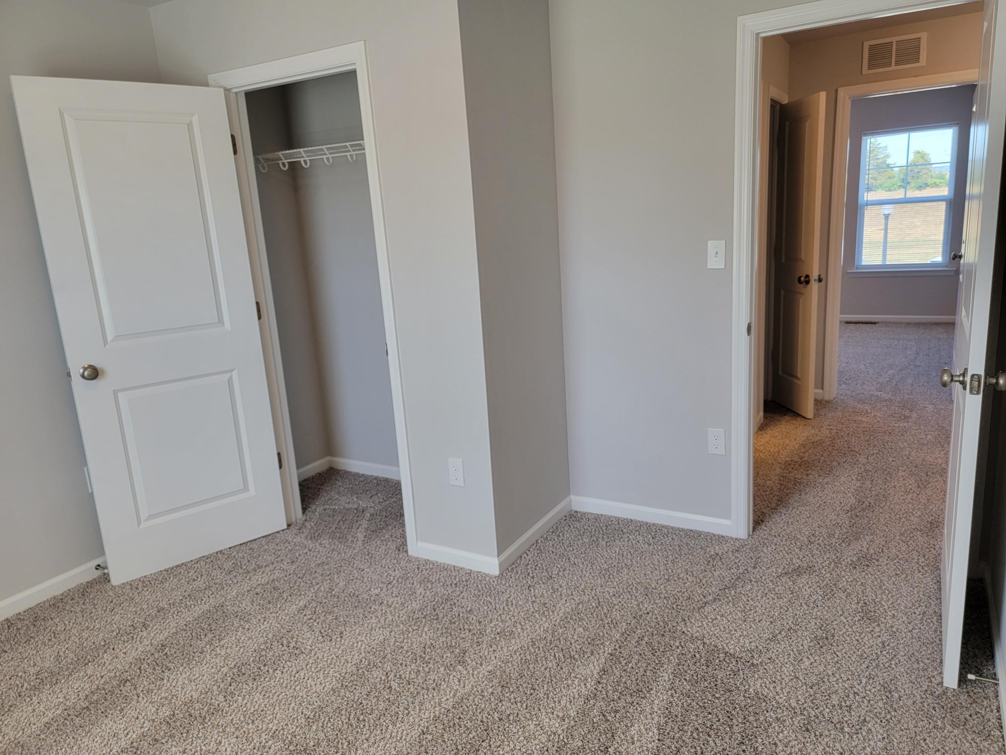 Building Photo - 3 Cobblestone Ct