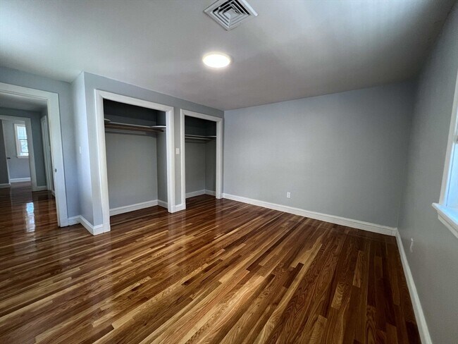 Building Photo - 16 Magdala St