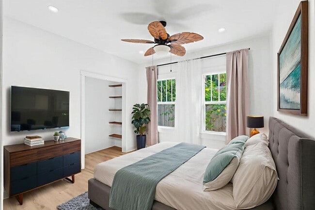 Building Photo - 715 Kaye St