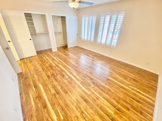 Building Photo - SPACIOUS SINGLE-STORY HOME 3 BEDROOM & 3 B...