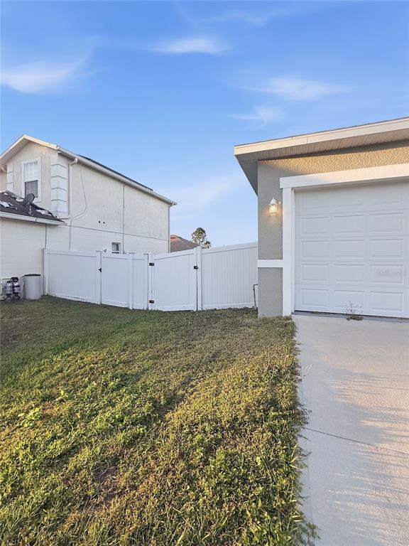 Building Photo - 717 Robin Ct