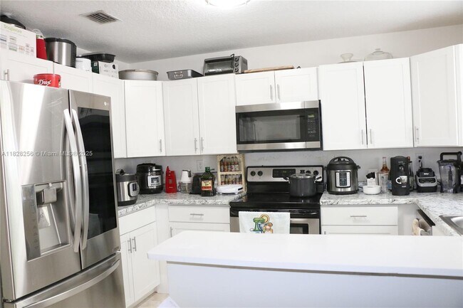 Building Photo - 13990 SW 260th St