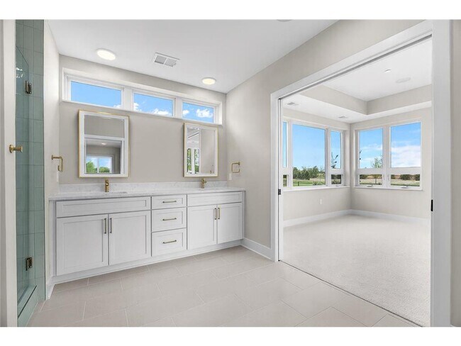 Building Photo - 1 Hill Farm Rd