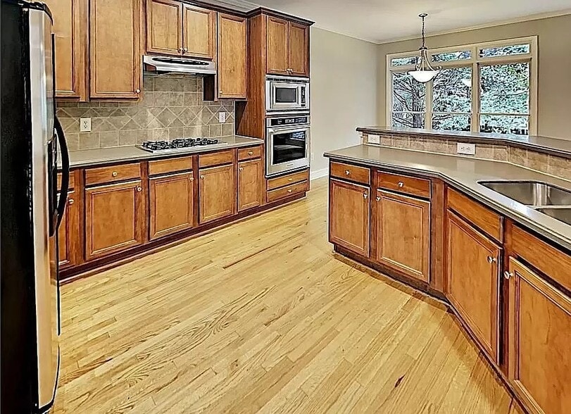 Building Photo - 7257 Village Creek Trace