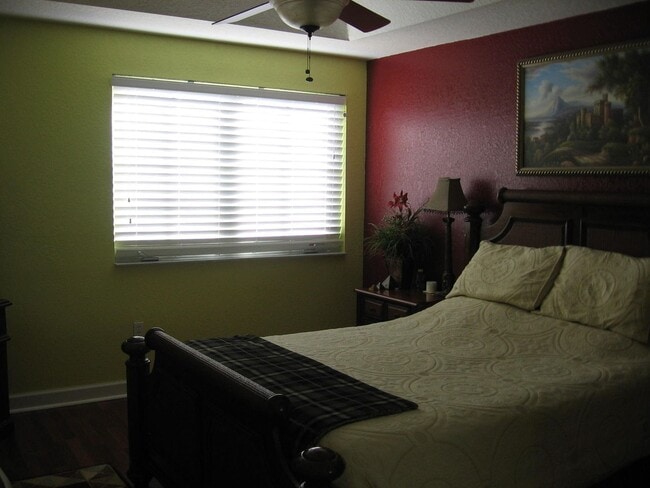 Building Photo - 1118 Shoma Dr