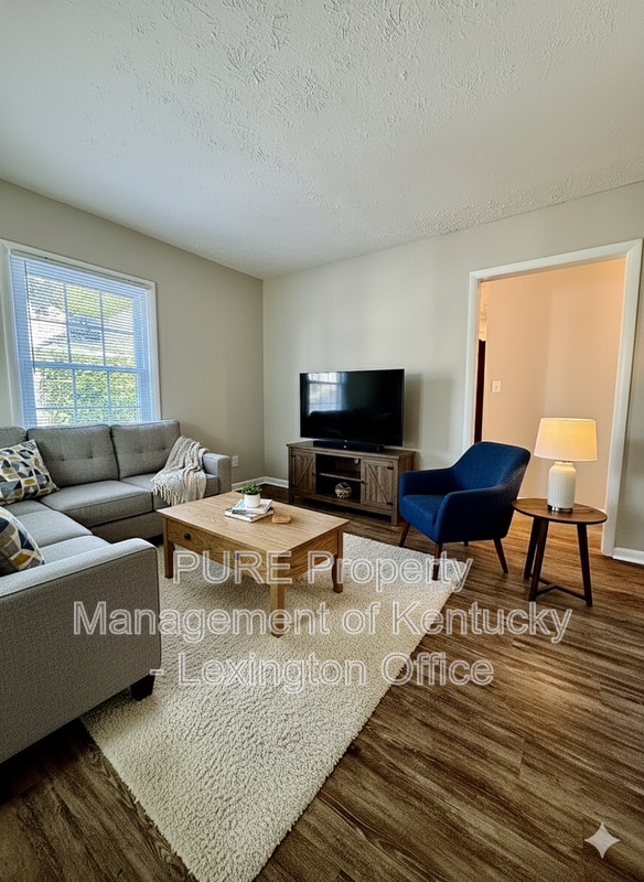 Building Photo - 564 Ohio St