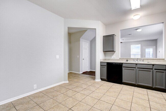 Building Photo - 3-Bedroom Townhouse with Open Floor Plan and Spacious Backyard Near Lackland AFB