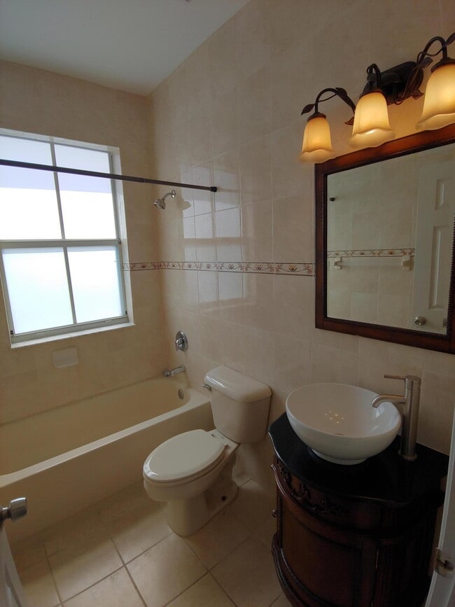 Building Photo - 3106 Shoma Dr