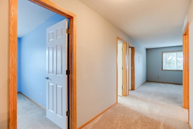 Building Photo - 11246 Isanti Ct NE