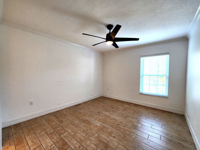 Building Photo - Second Floor Unit; Amazing College Park Lo...