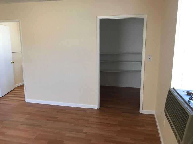 Building Photo - 24312 Dunlavy Ct