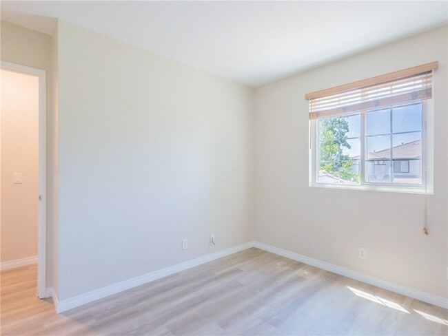 Building Photo - 428 Condor Ave
